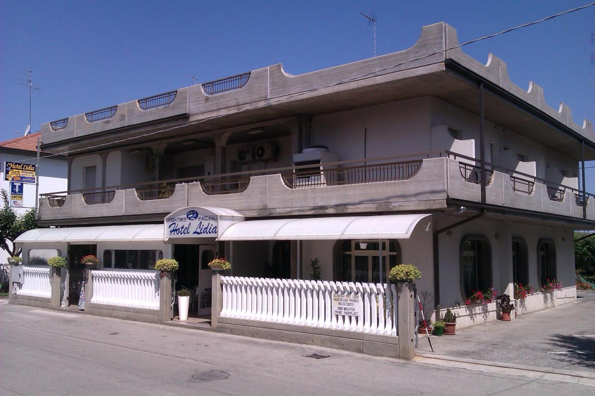 Hotel Lidia Alba Adriatica Exteriör bild