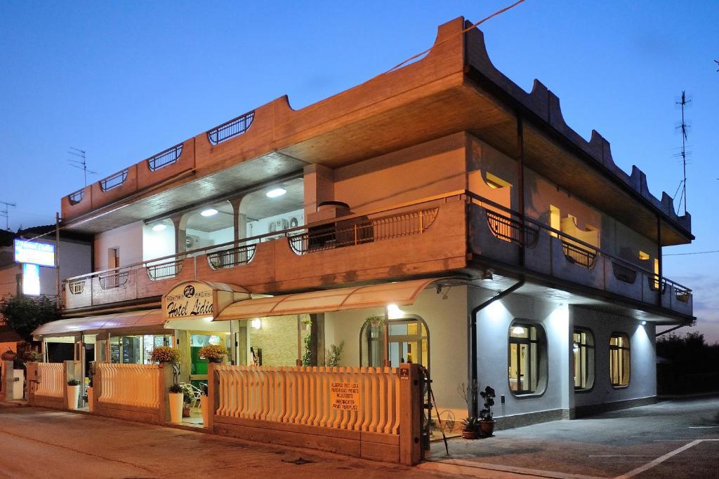 Hotel Lidia Alba Adriatica Exteriör bild