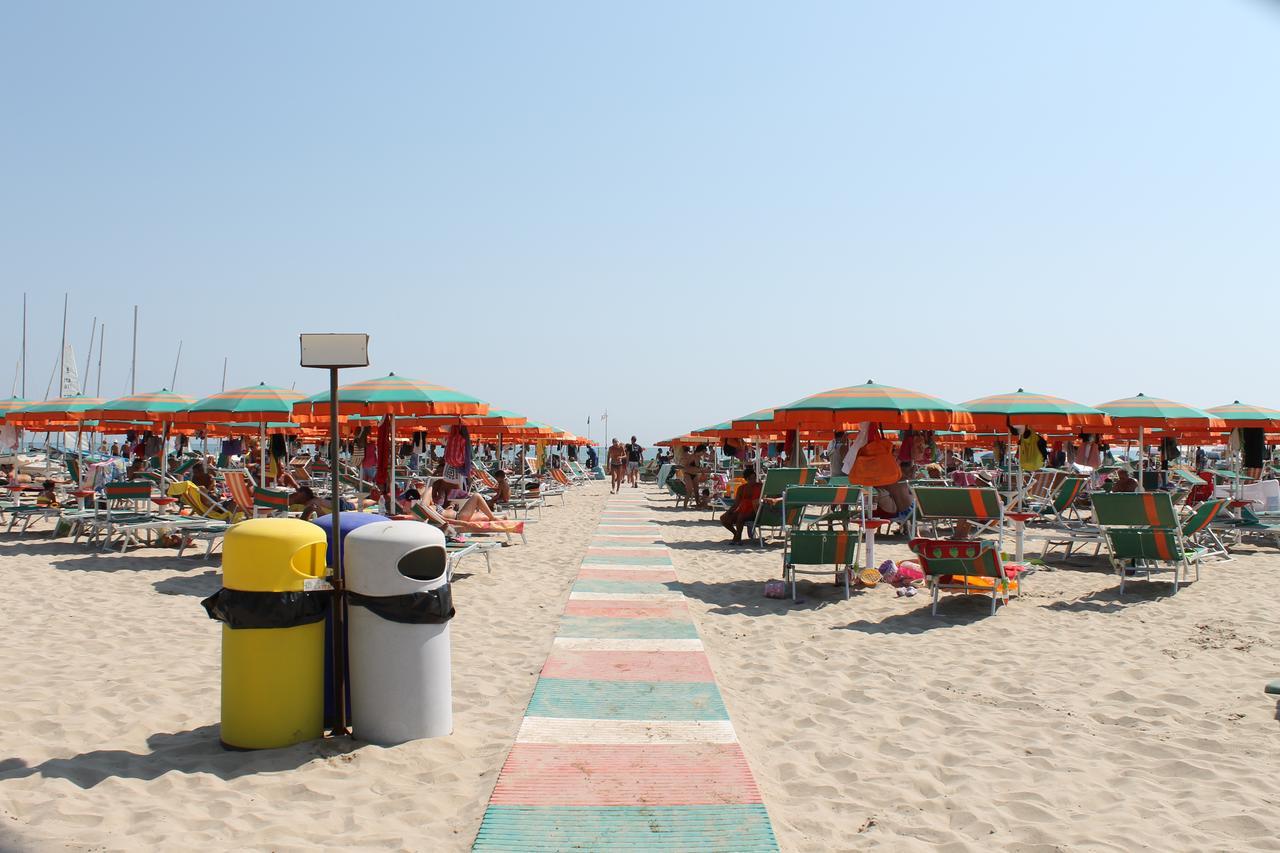 Hotel Lidia Alba Adriatica Exteriör bild